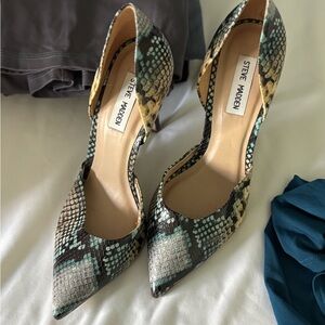 Steve Madden Black and Green Heels Stiletto Pumps